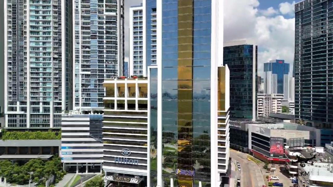 Edificio en avenida balboa