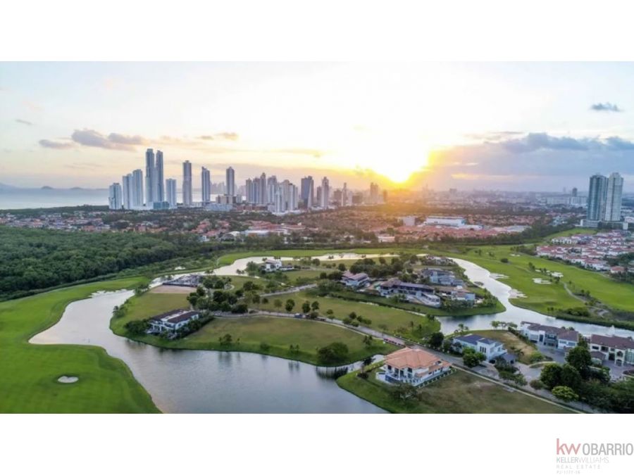Land at Panamá