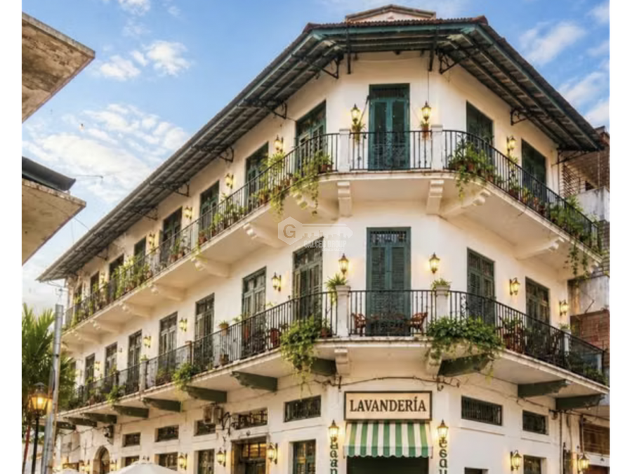 Building at Panamá