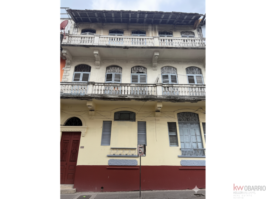 Building at Panamá