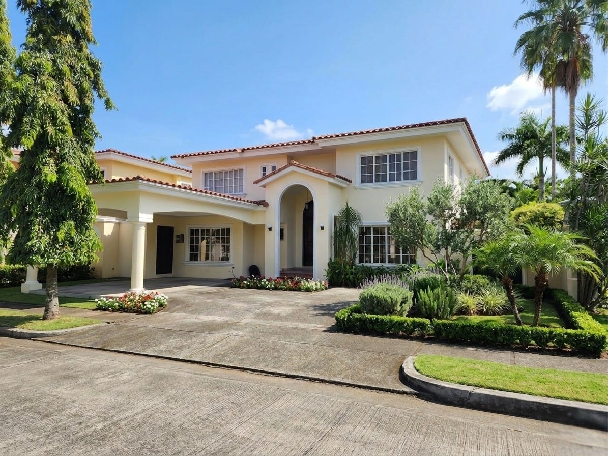 Property at costa del este, avenida las costas