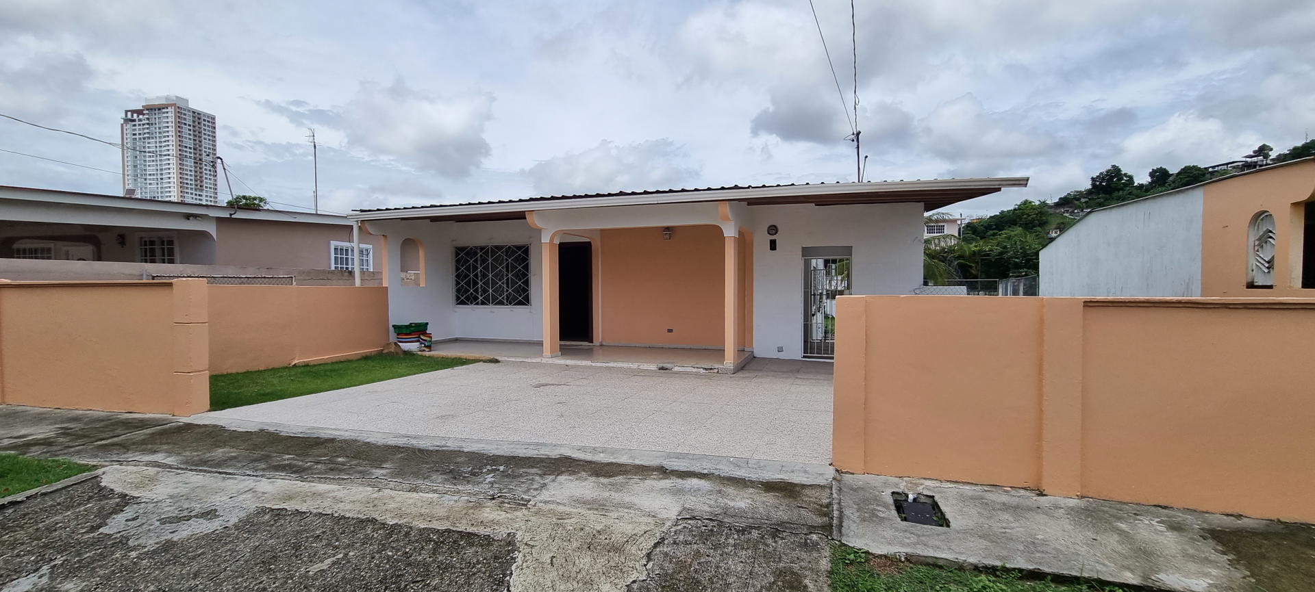 Propiedad en residencial el bosque tumba muerto