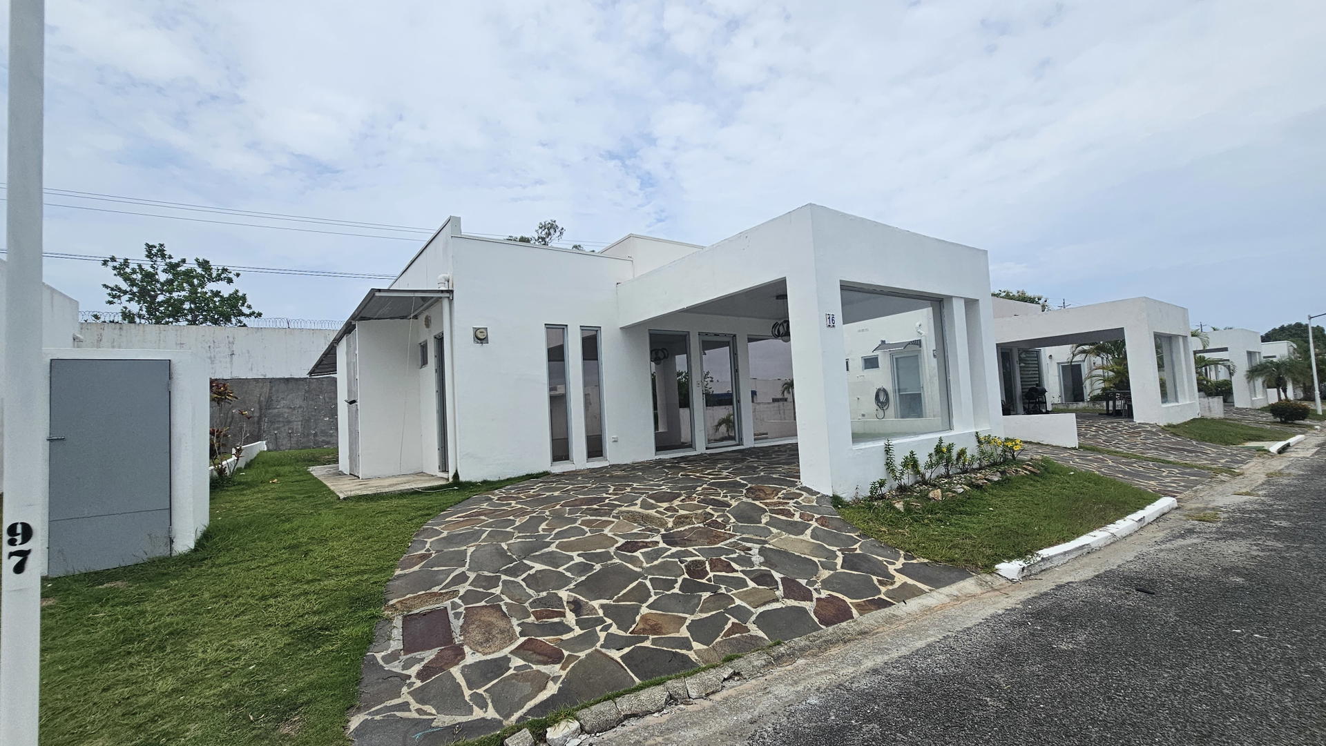 Propiedad en ibiza village en rio hato