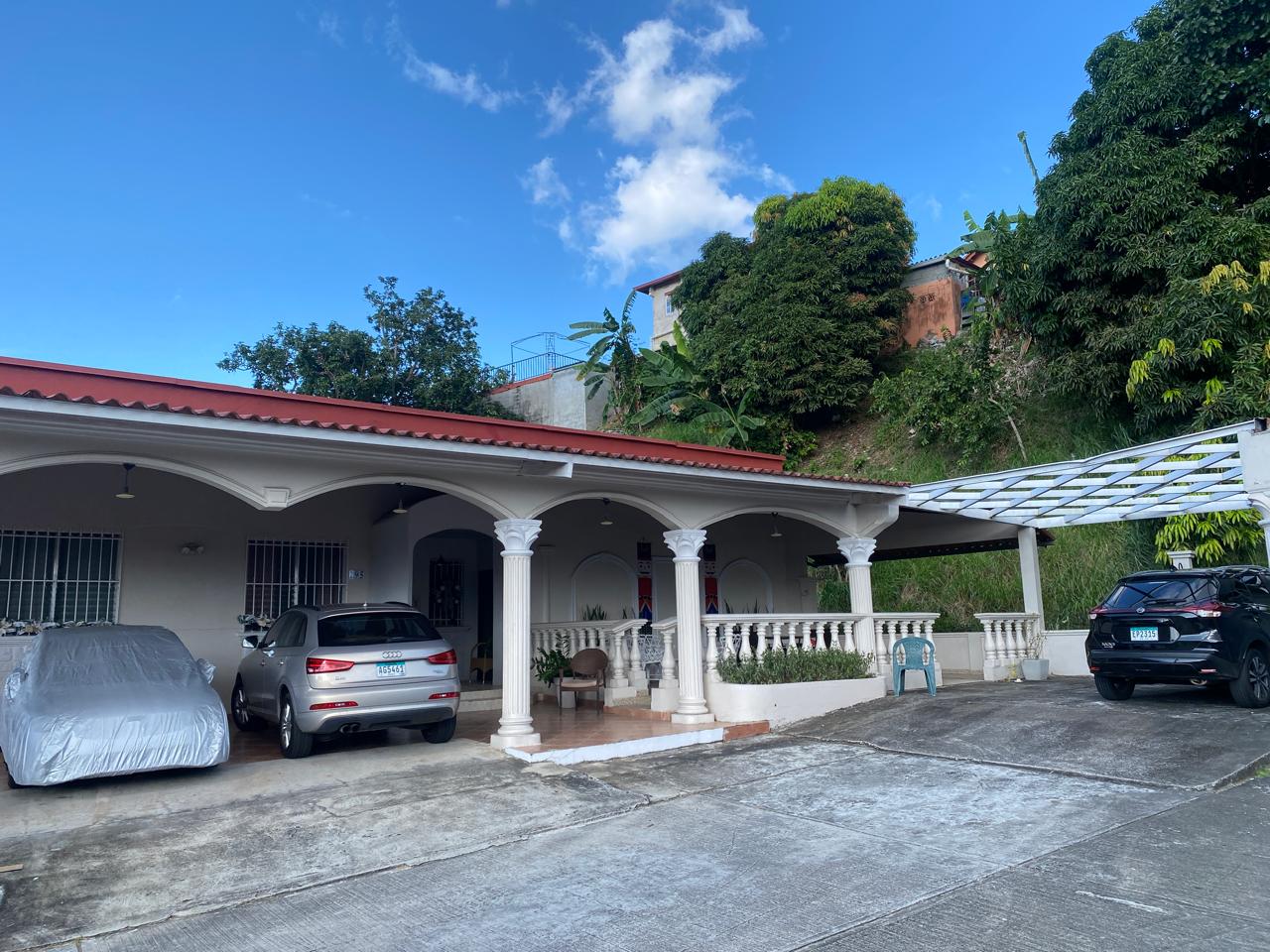 Propiedad en calle 8 este , brisas del golf