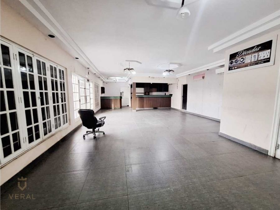 Commercial at La Chorrera