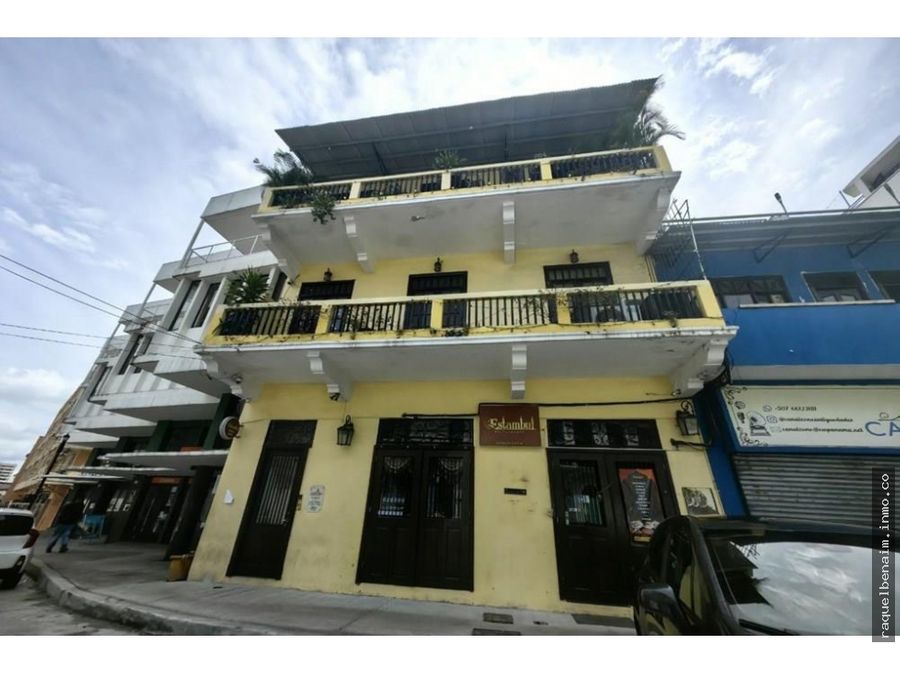 Building at Panamá