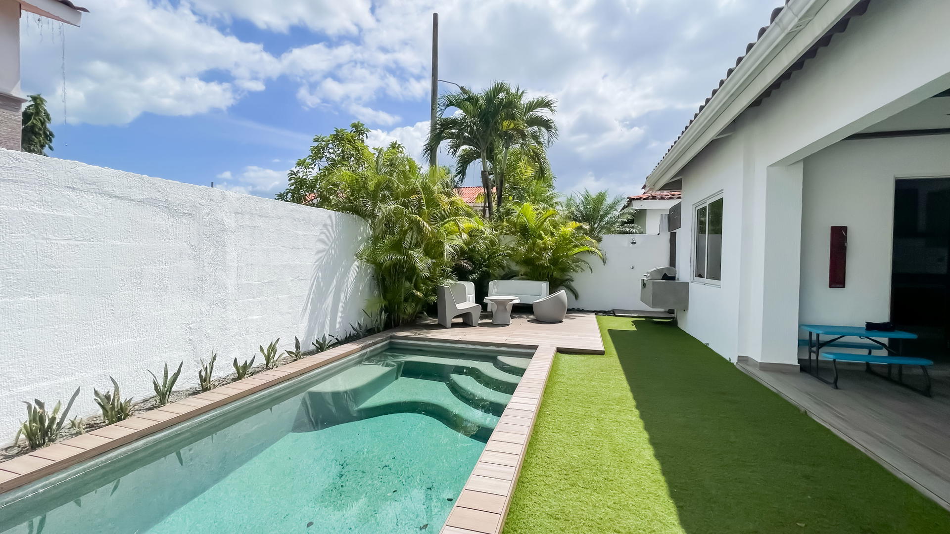 Property at quintas de versalles, juan diaz