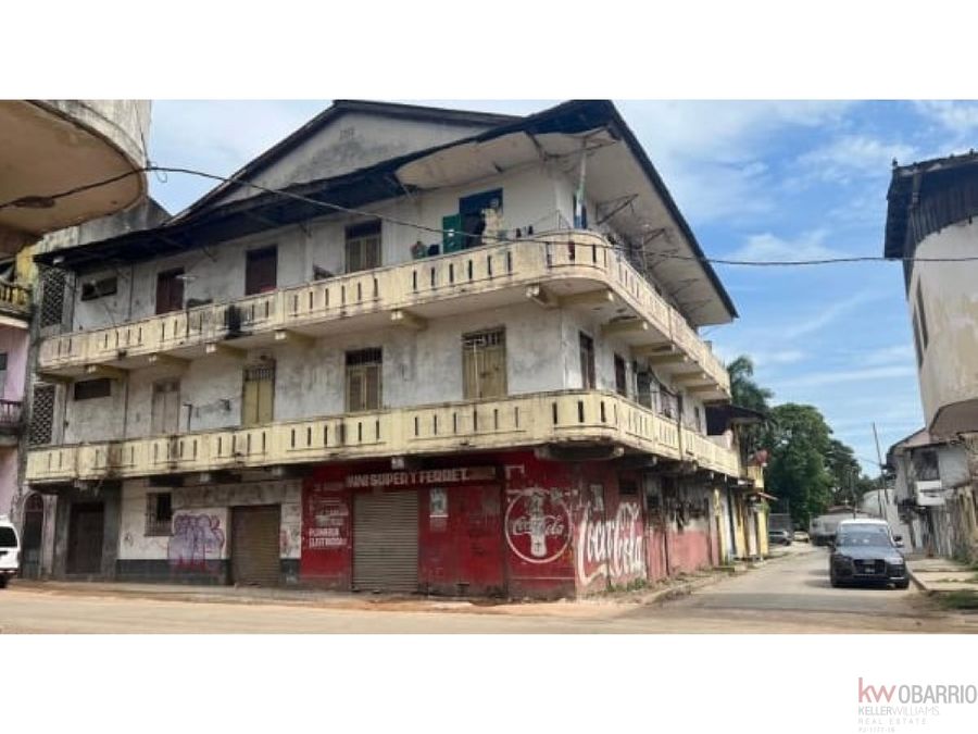 Building at Panamá