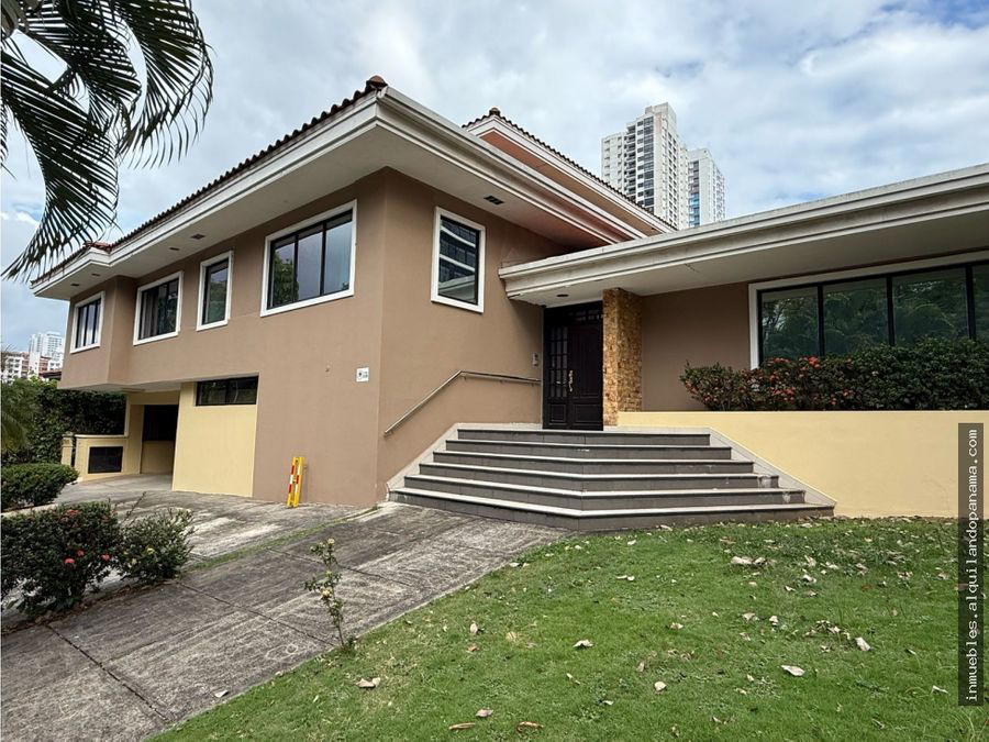 Building at Panamá