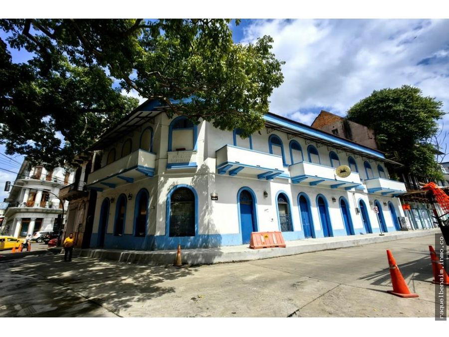 Building at Panamá