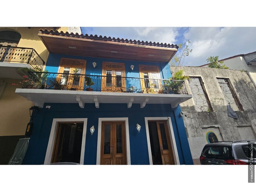 Building at Panamá