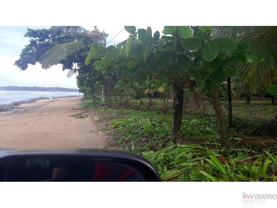 Land at Bocas del Toro