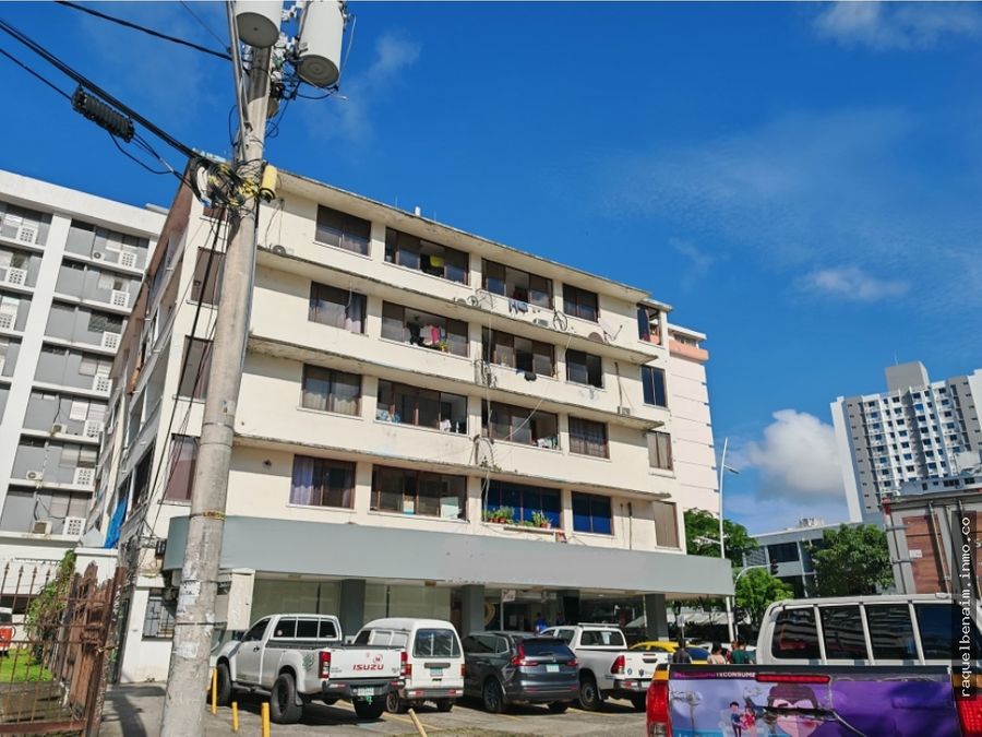 Building at Panamá