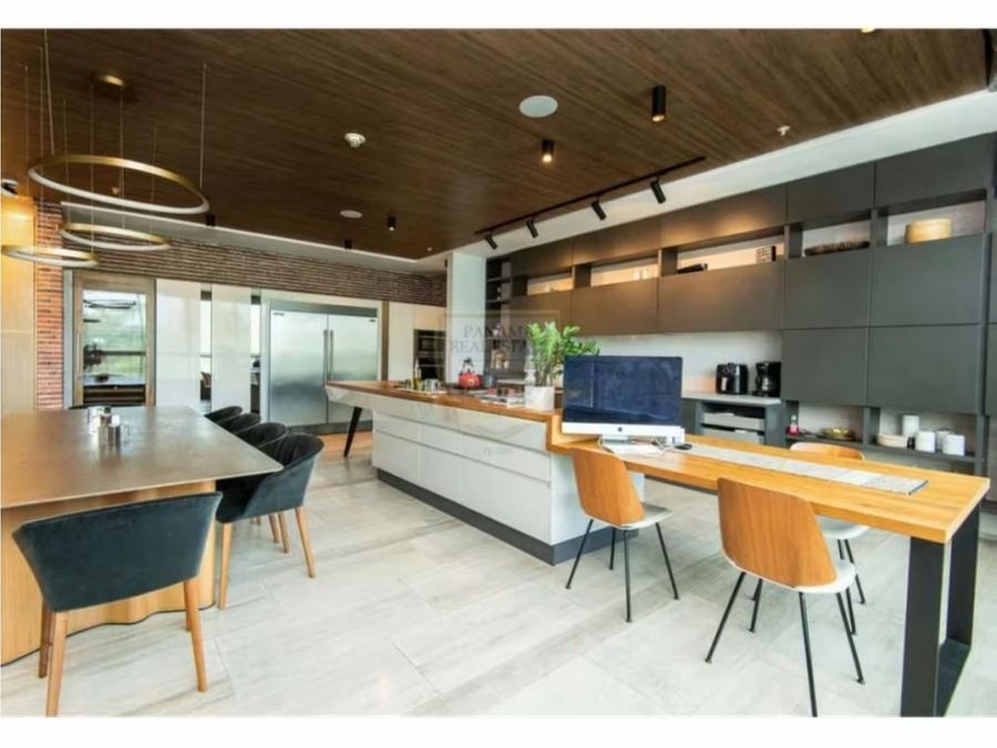 Apartment at Panama