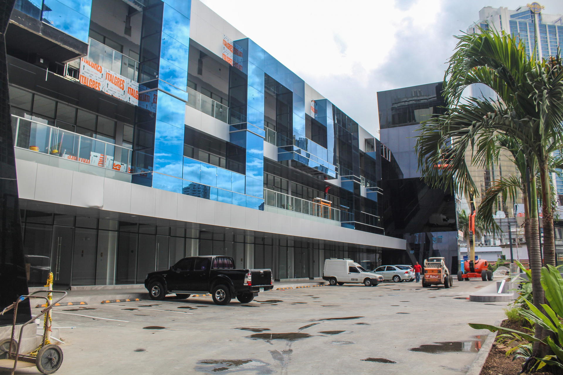 Oficina en vía israel - panamá