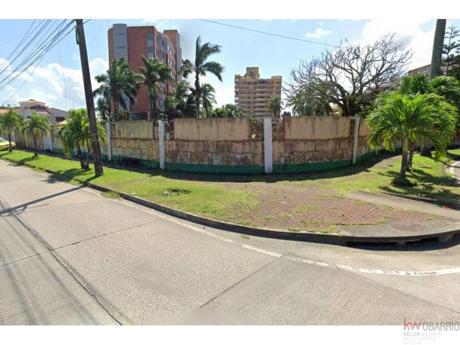 Land at Colón