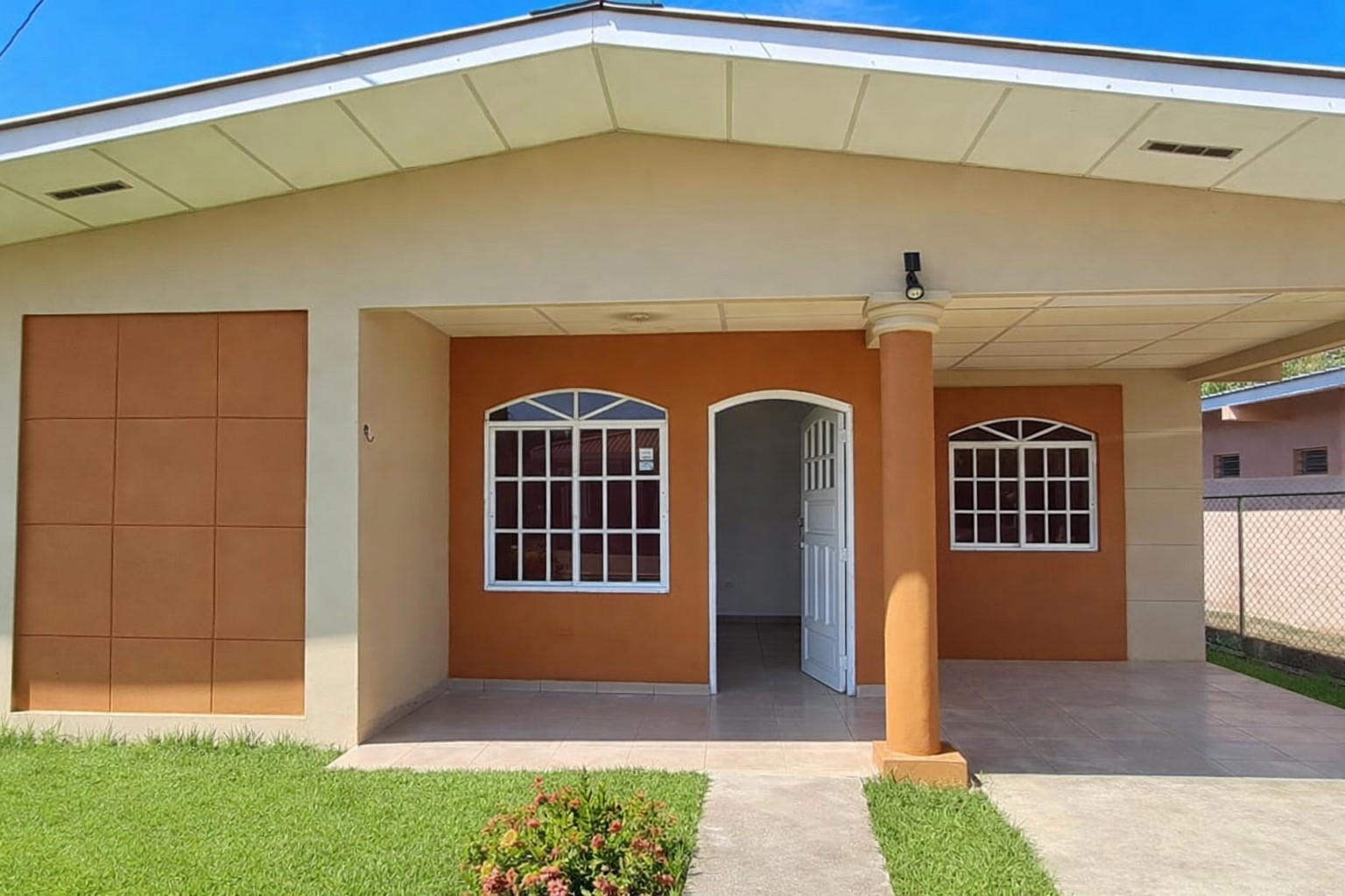 Property at Chitre - Monaguillo