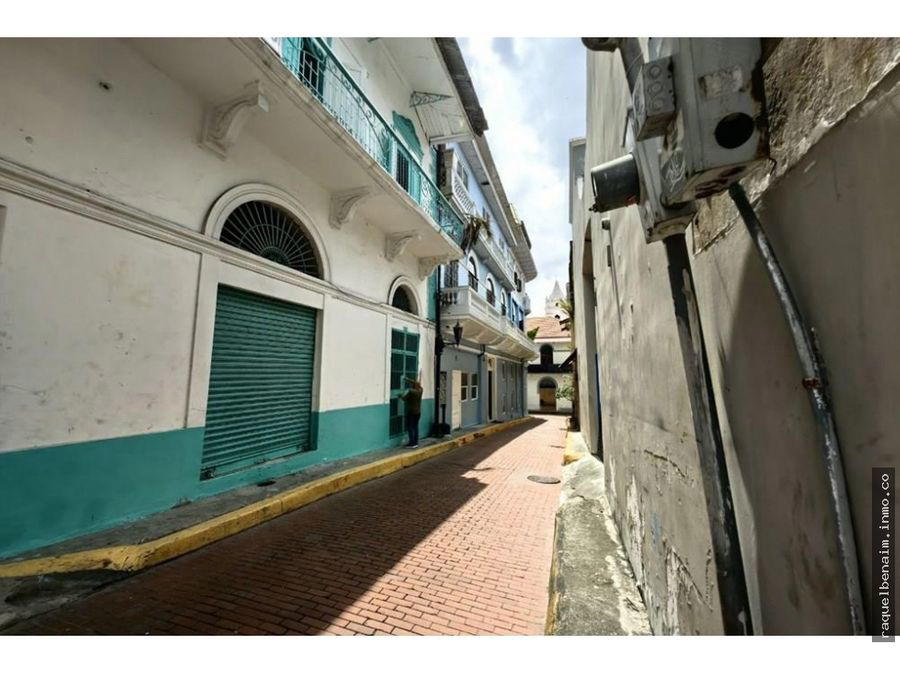 Building at Panamá